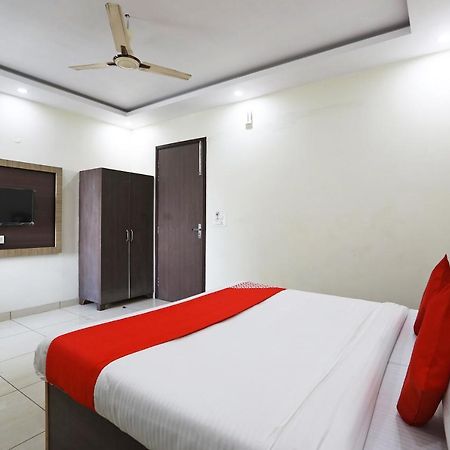 Oyo 48501 Dayal Regency Hotell Hapur Eksteriør bilde