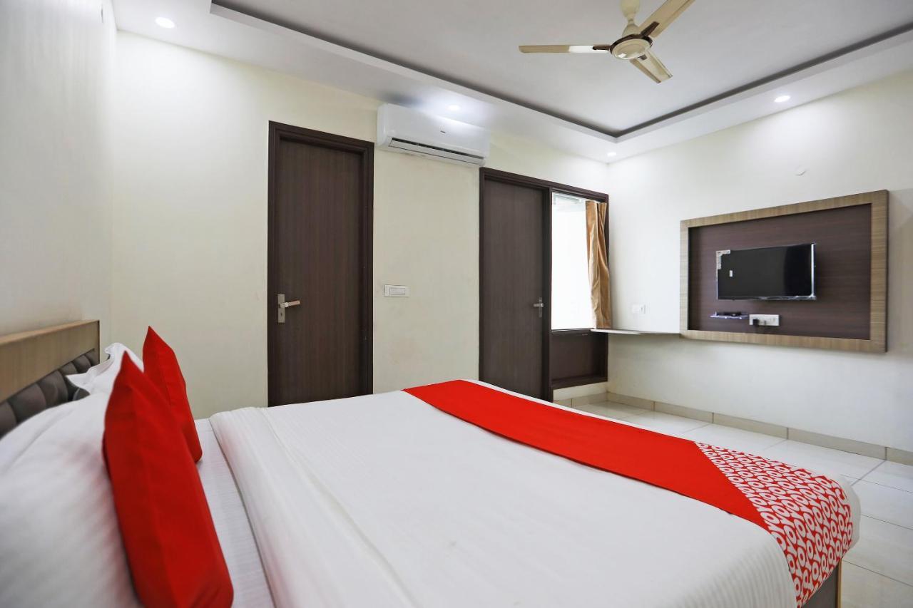 Oyo 48501 Dayal Regency Hotell Hapur Eksteriør bilde