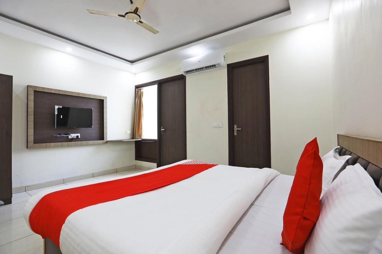 Oyo 48501 Dayal Regency Hotell Hapur Eksteriør bilde